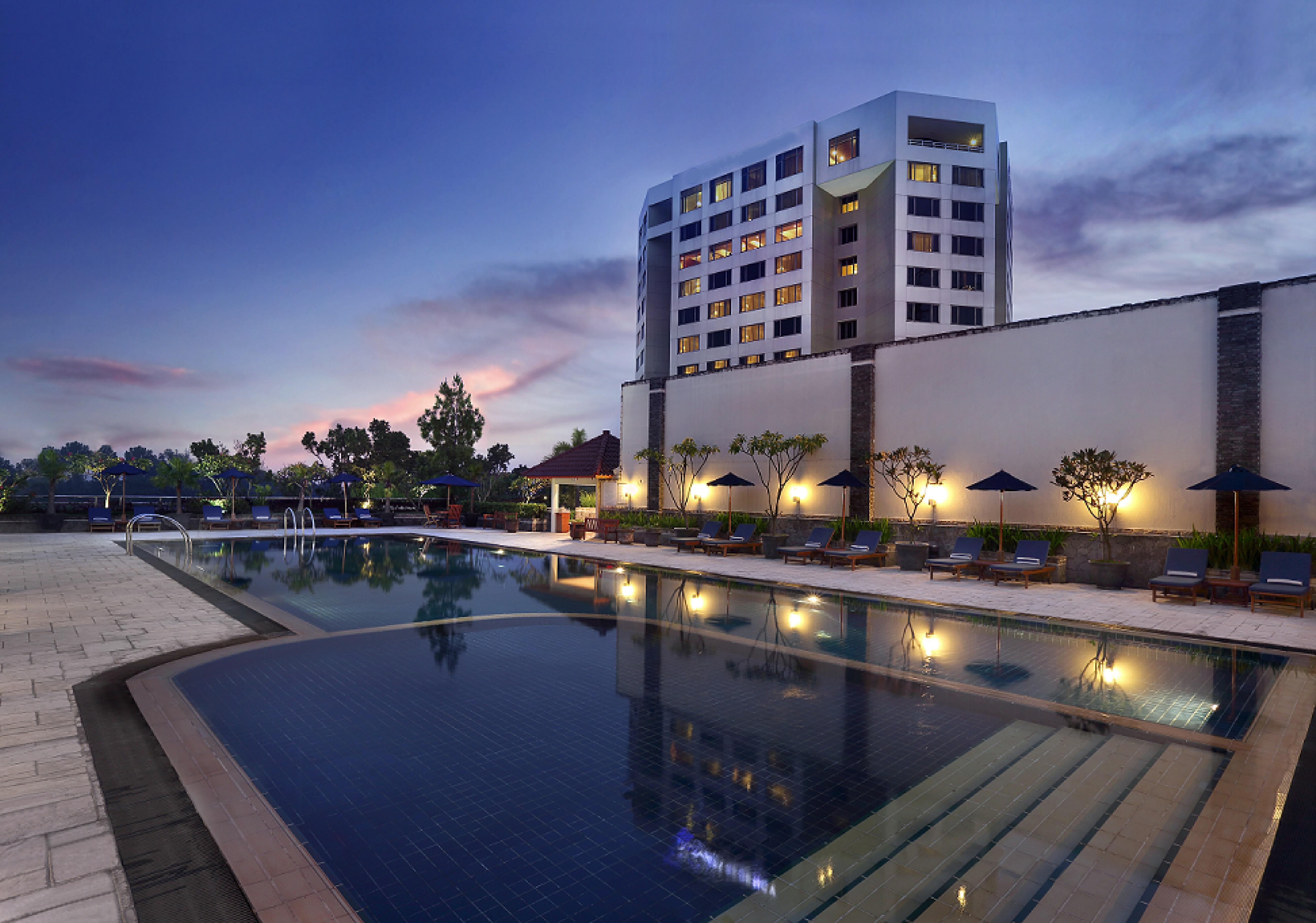 Aryaduta Bandung Hotel Exterior photo